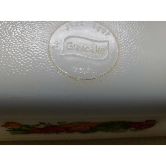 Glasbake J522 Loaf Baking Dishe Vegetable Pattern Milk Glass 1 and a half quarts - Picture 5 of 5
